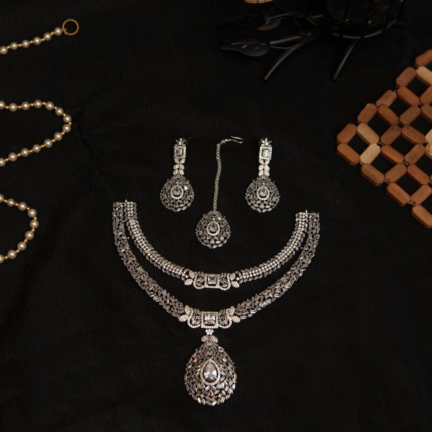 Sovereign Radiance – The Majestic Heirloom Set