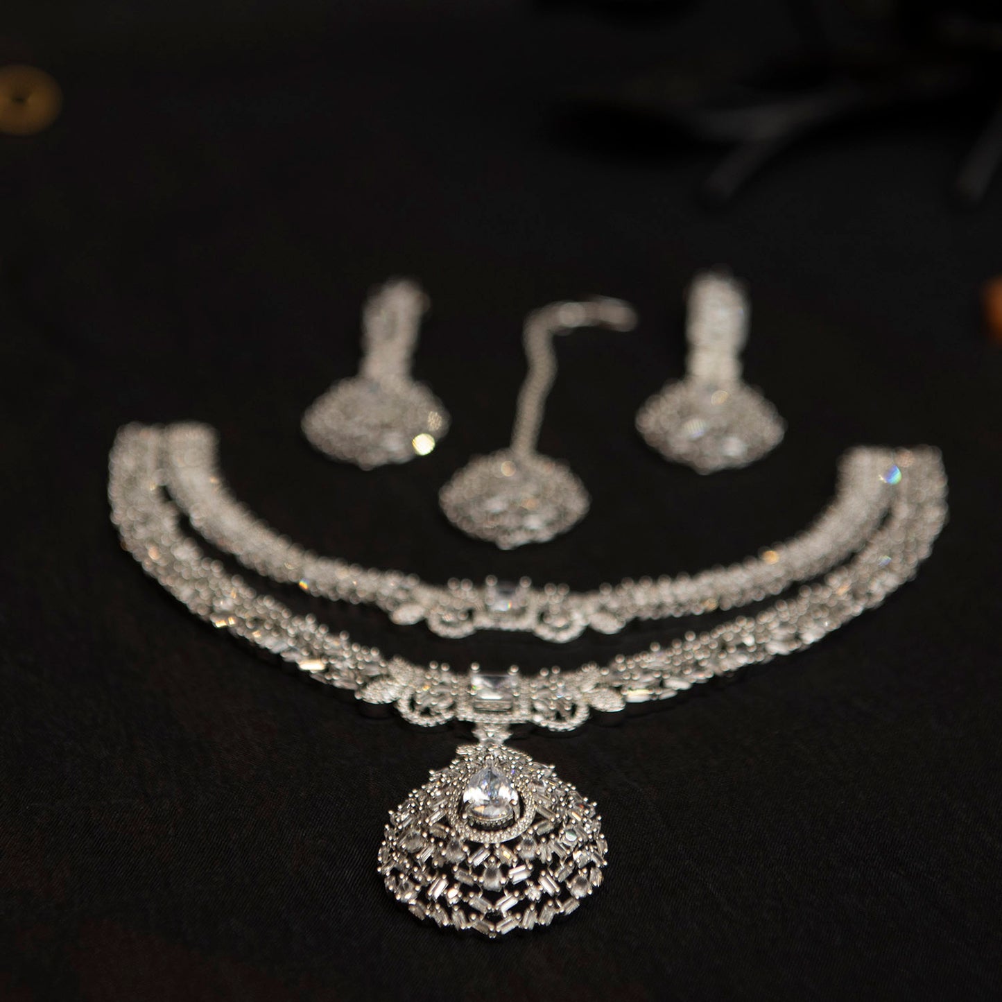 Sovereign Radiance – The Majestic Heirloom Set