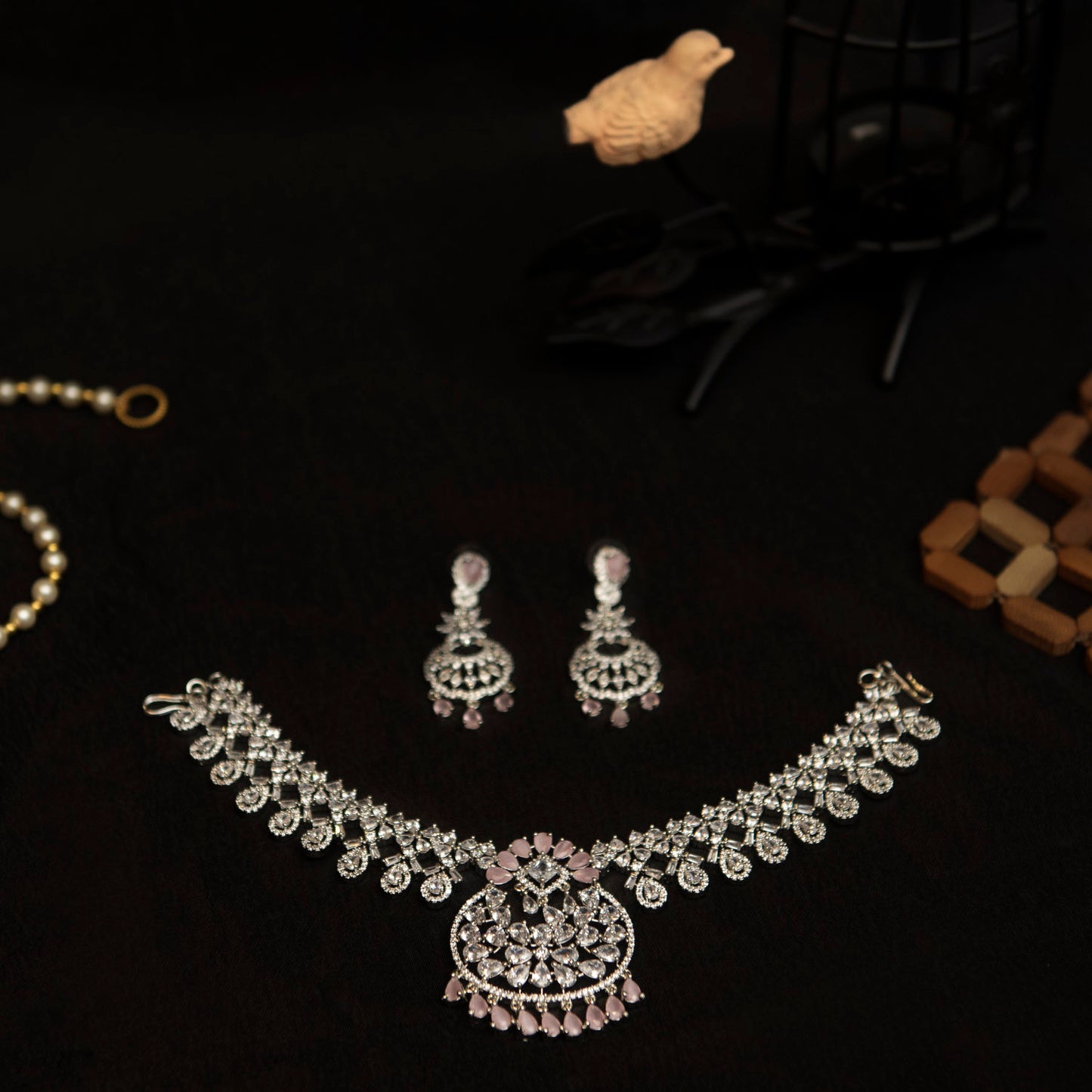 Noore Mehtab – Chandelier Elegance Set