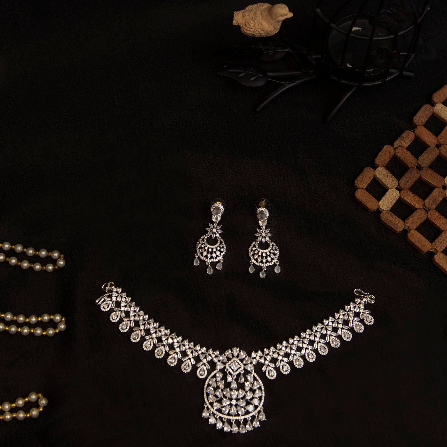 Noore Mehtab – Chandelier Elegance Set