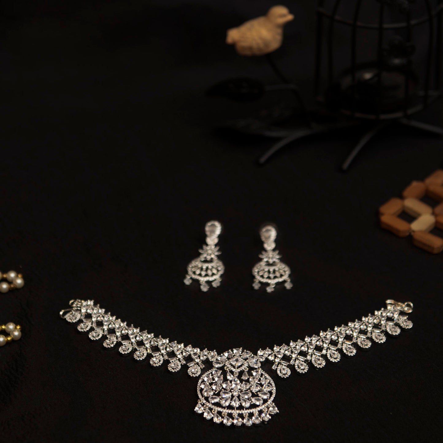 Noore Mehtab – Chandelier Elegance Set