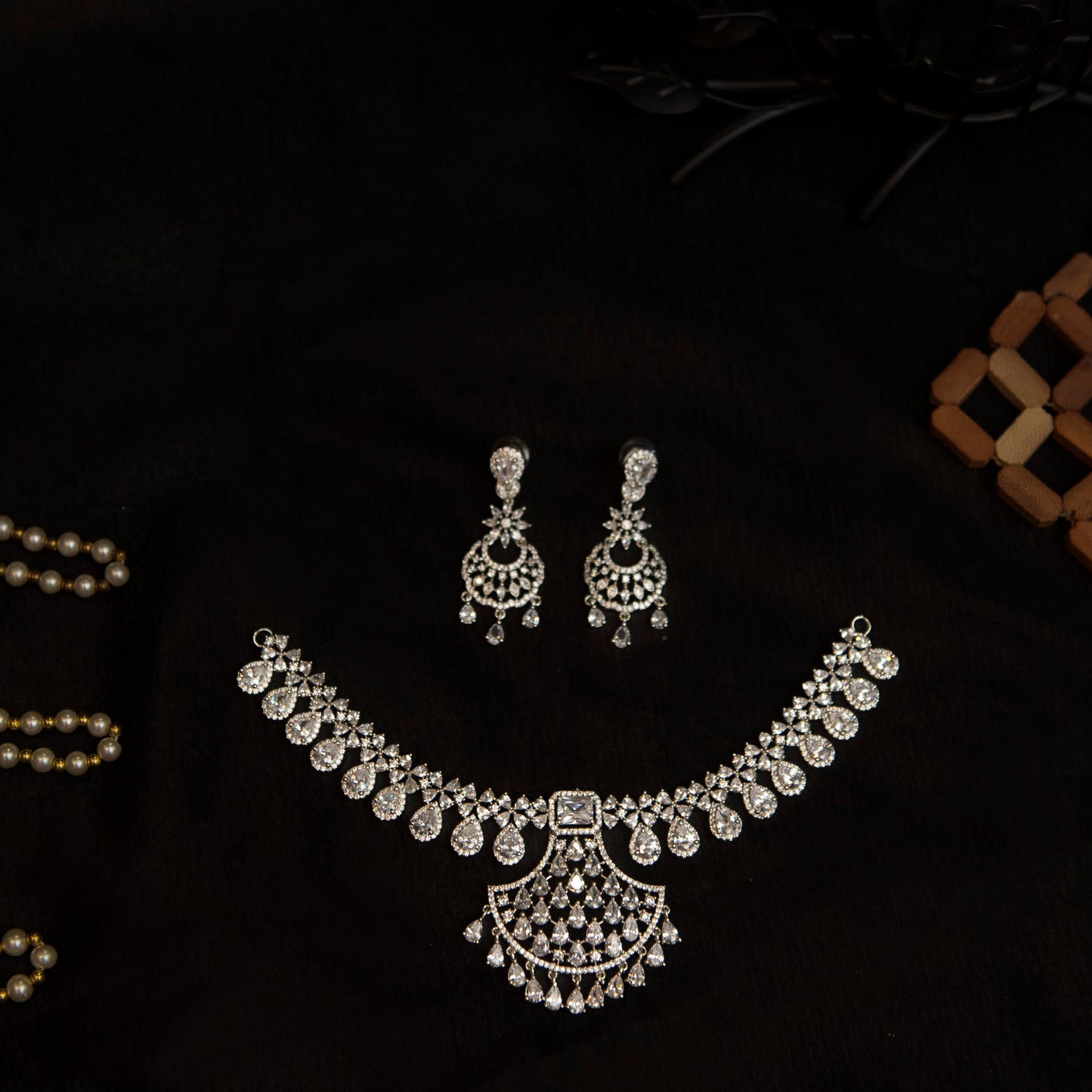 Elara Chande Set – Regal Radiance Edition