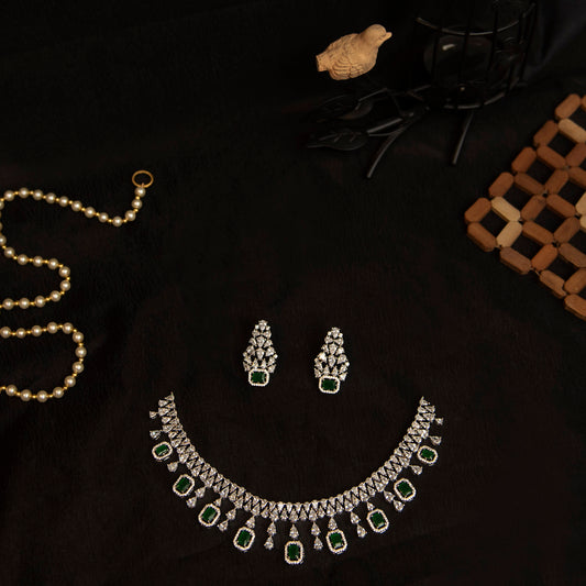 Emerald Royale Diamond Necklace Set