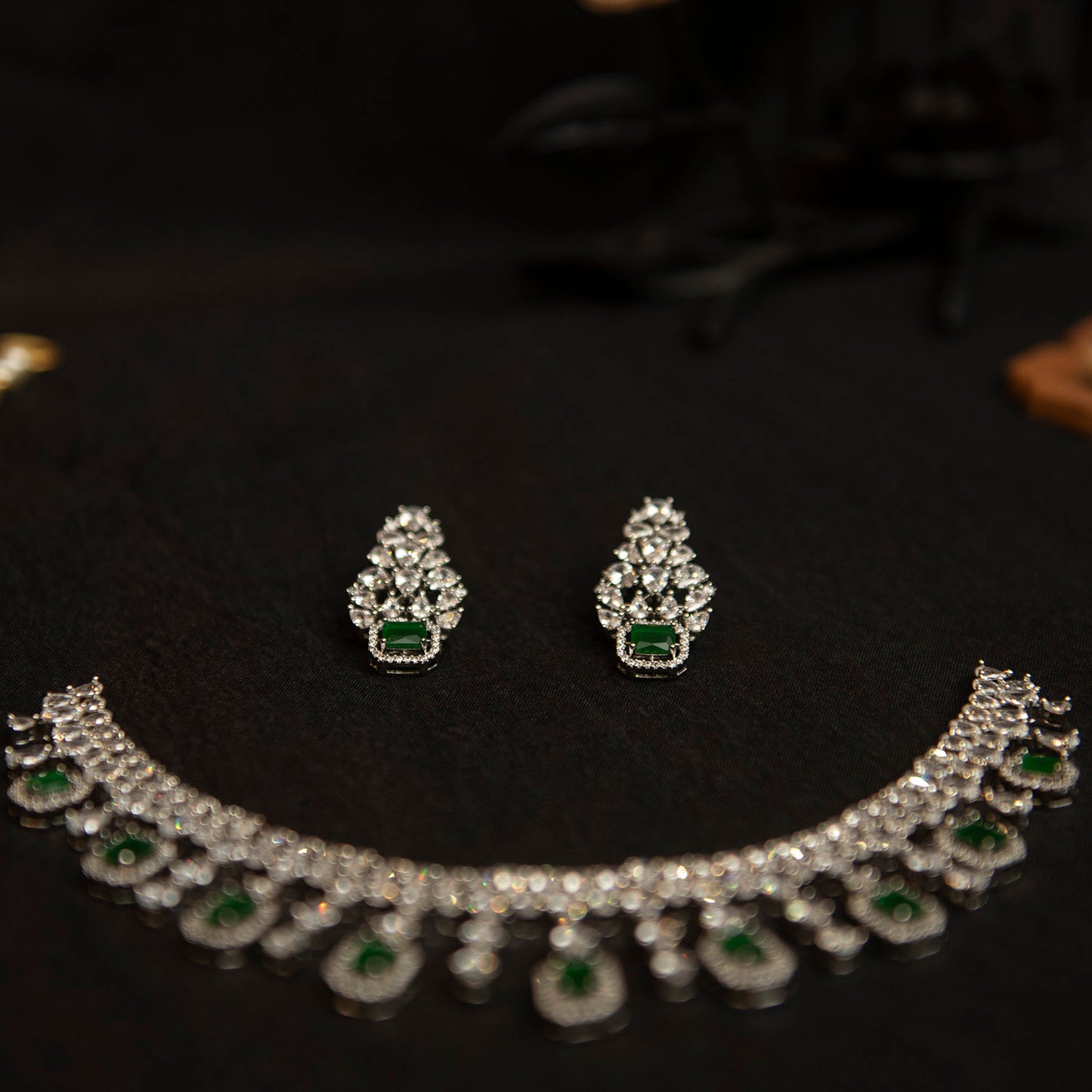 Emerald Royale Diamond Necklace Set