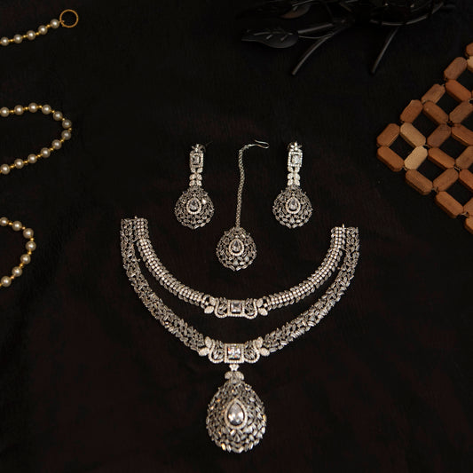 Sovereign Radiance – The Majestic Heirloom Set