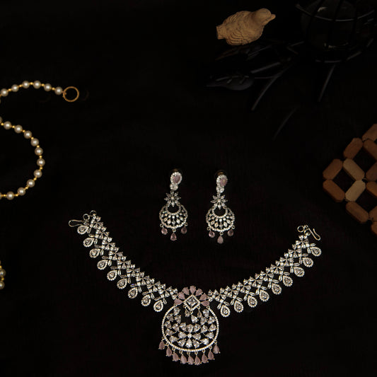 Noore Mehtab – Chandelier Elegance Set